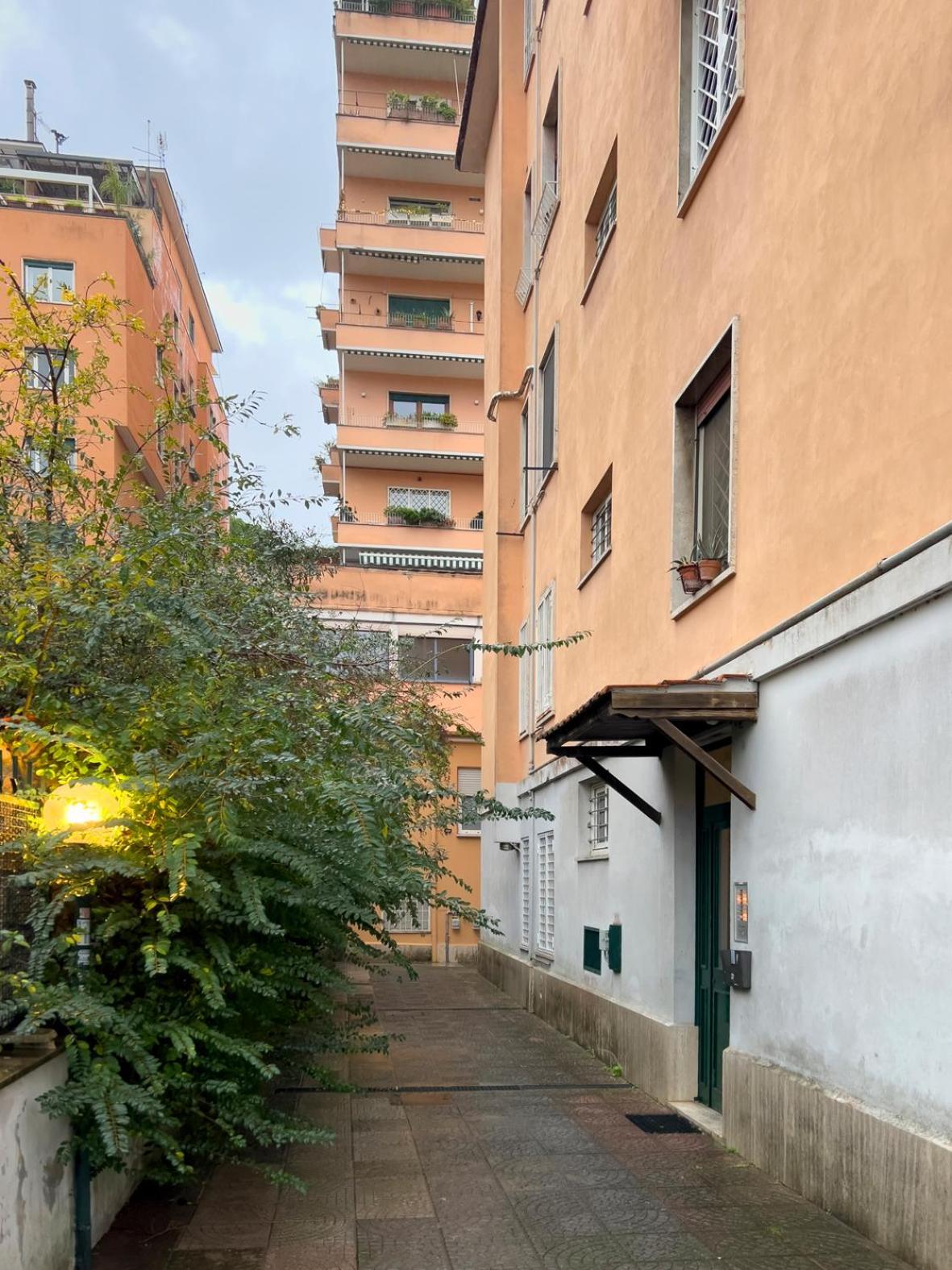 Spacious Apartment Near St Peter'S Church Рим Экстерьер фото